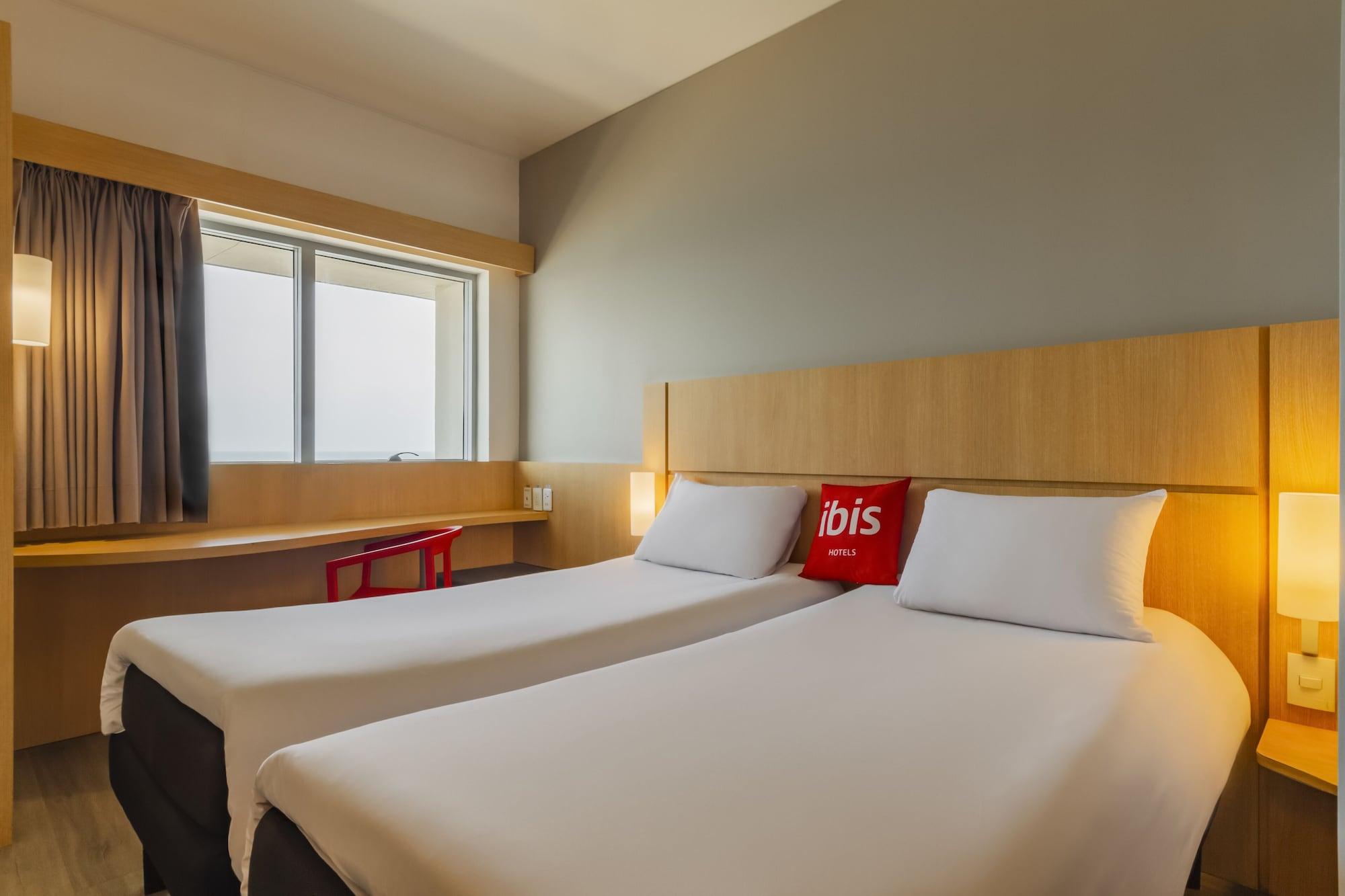 Отель Ibis Cartagena Marbella Экстерьер фото