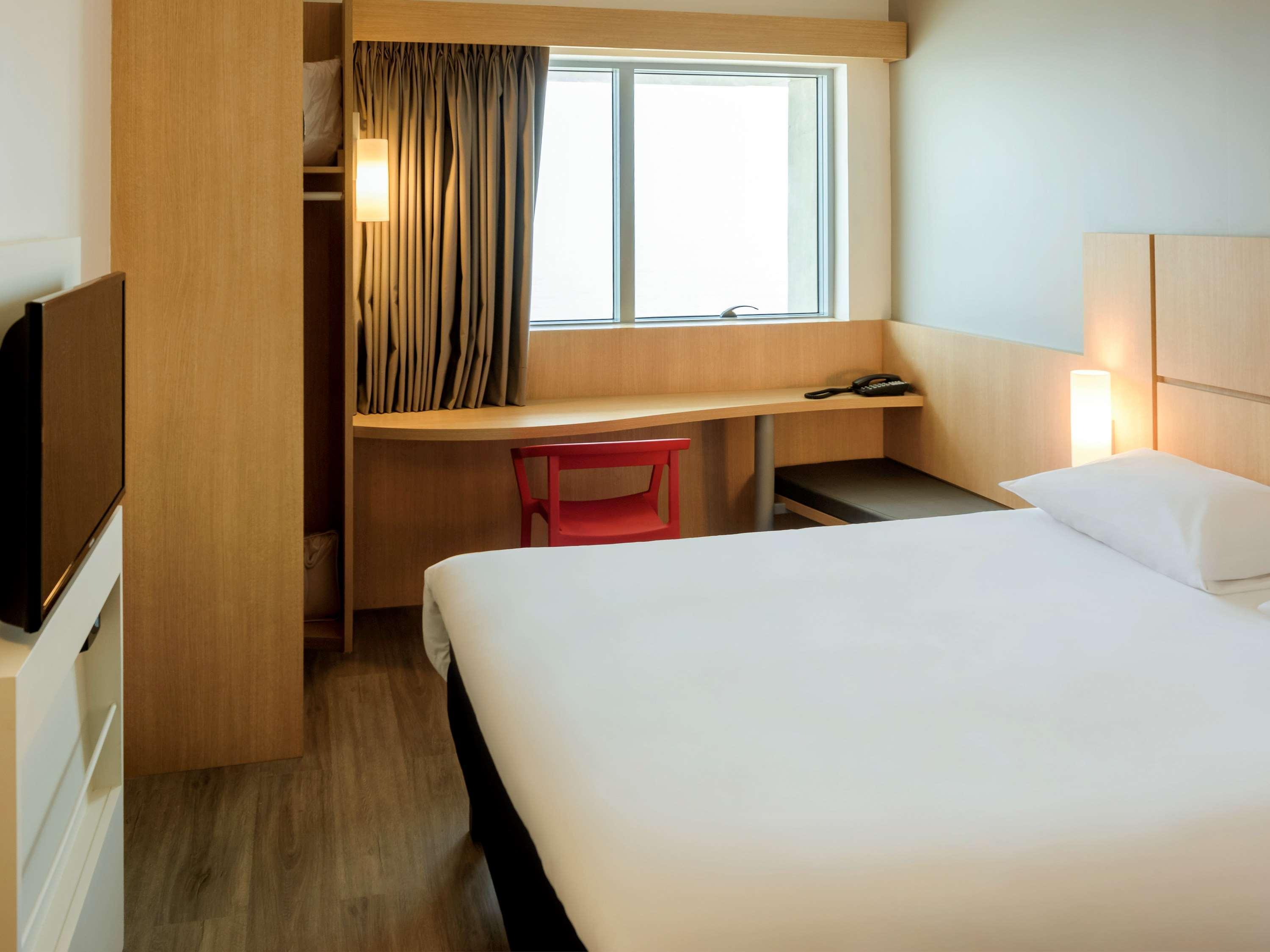 Отель Ibis Cartagena Marbella Экстерьер фото