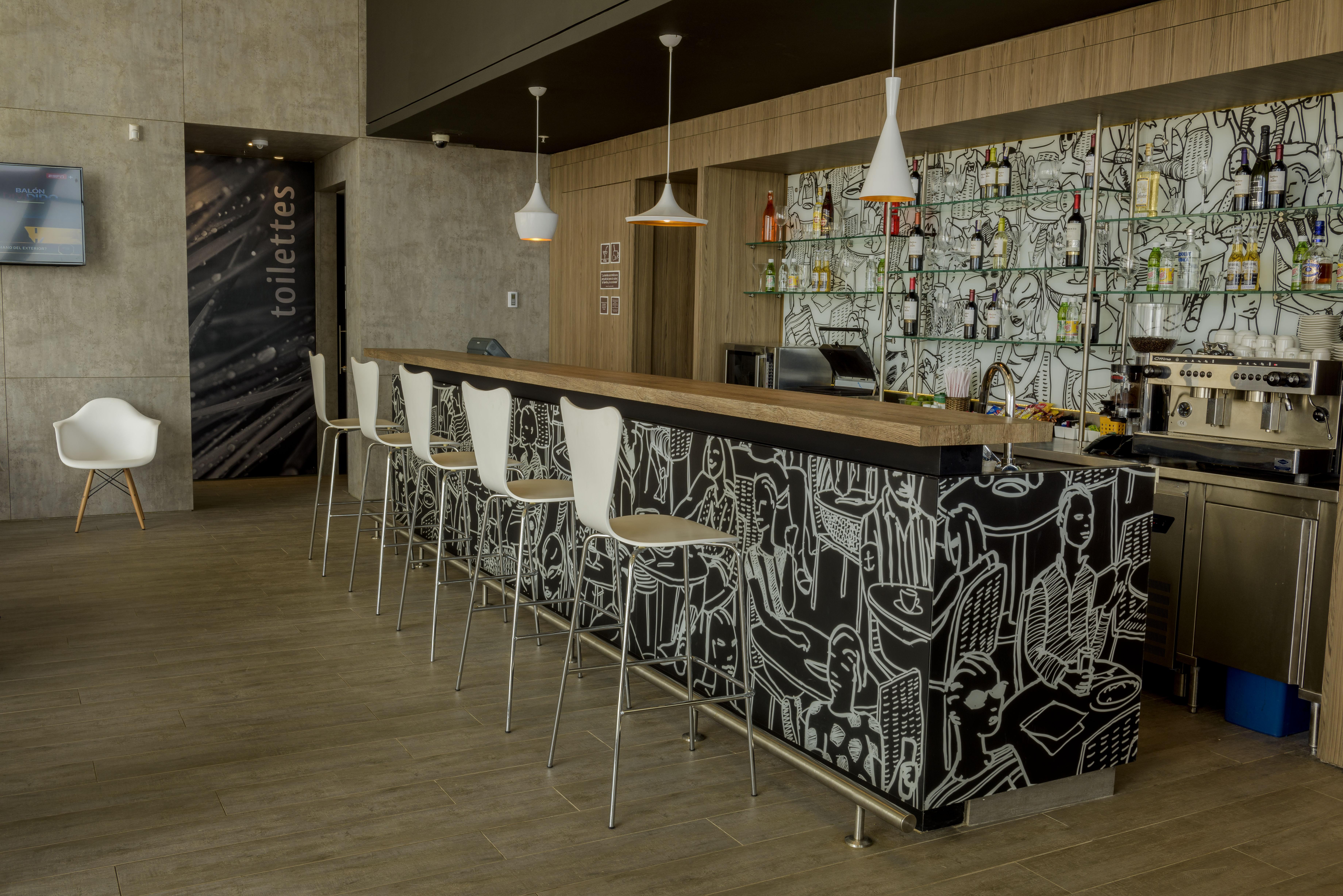 Отель Ibis Cartagena Marbella Экстерьер фото