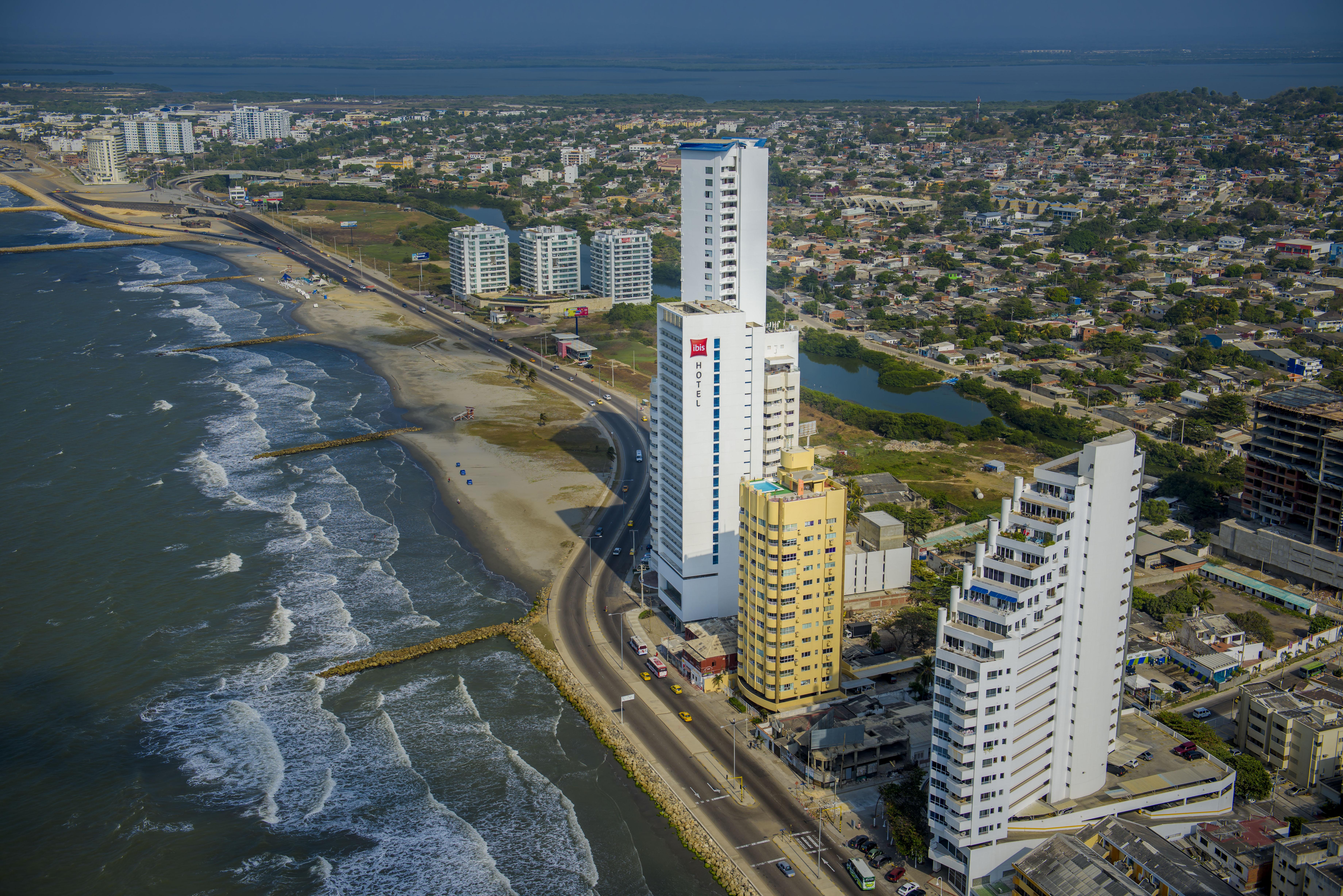 Отель Ibis Cartagena Marbella Экстерьер фото